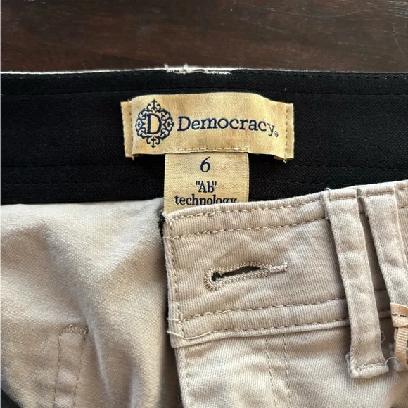 Woman’s New Democracy Cargo Pants - Picture 5 of 8